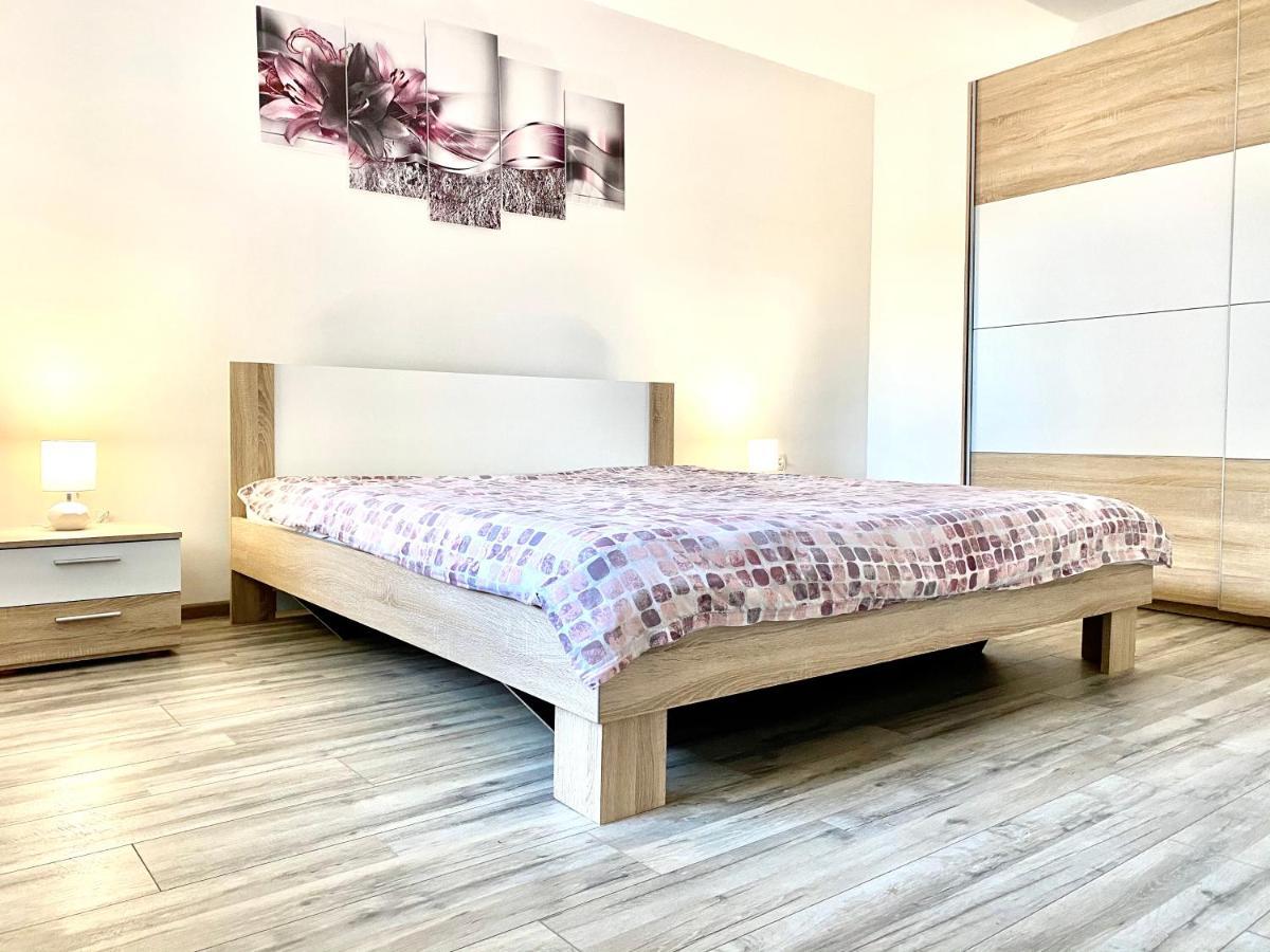 Guesthouse L&K Brinje Eksteriør bilde
